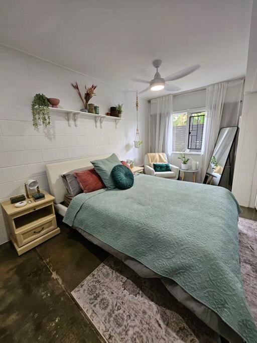 Prime Location: Just Steps Away From Oxford Street * Brisbane